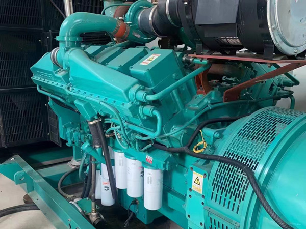 大东更换100kW柴油发电机组机油时，需要注意哪些事项？